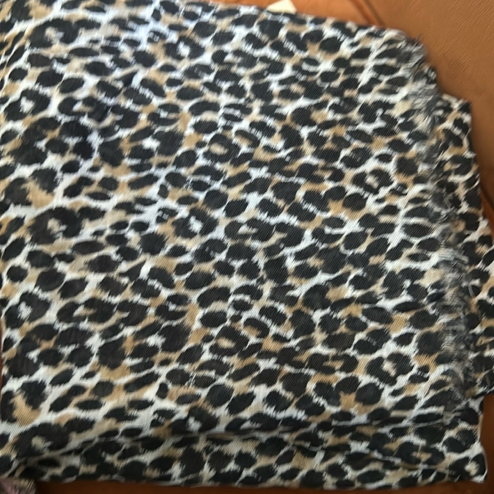 Old Navy Black and Tan Scarf